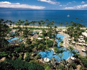 ハワイのプール風景